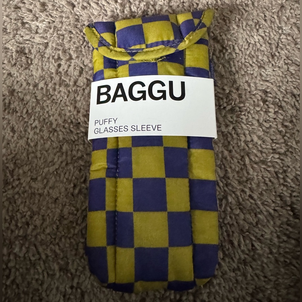 NWT Baggu - Puffy Glasses Sleeve - Pear Navy Check